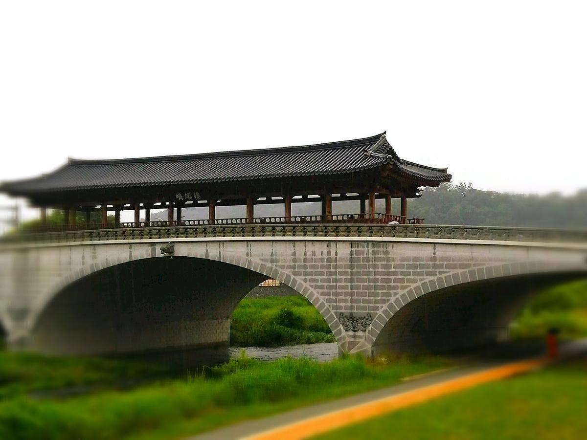 Hotel Dalbbit Hyang Jeonju Exterior foto